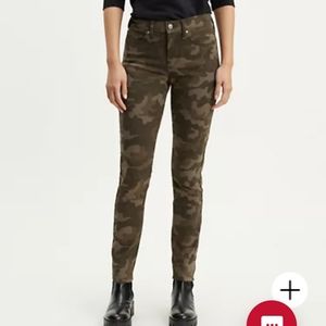 Levi's 311 Shaping Skinny Camo Jean
